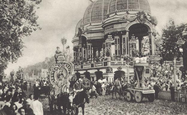 La batalla floral, histórico colofón de la Feria de Julio