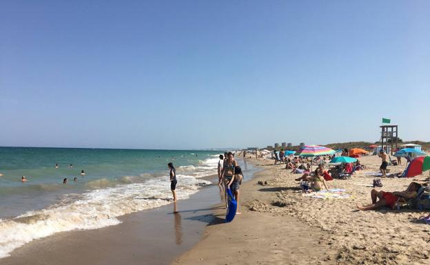 Belleza y tranquilidad dan vida a la playa de El Saler