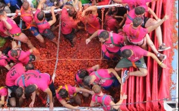 Horarios de Tomatina de Buñol 2019 y entradas: precio, packs, fiesta, paella, autobús...