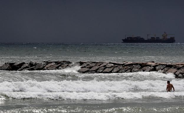 Estado de las playas hoy en Valencia: ocho banderas rojas