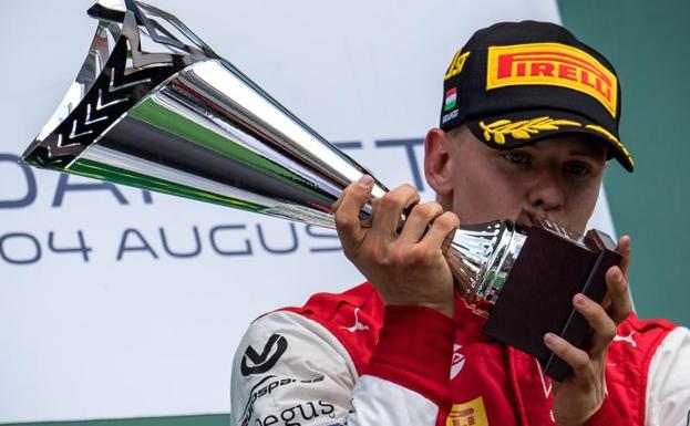 Mick Schumacher logra su primera victoria en Fórmula 2