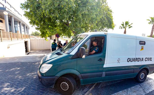 Prisión provisional para tres de los cinco detenidos por abusar sexualmente de dos mujeres en Benidorm