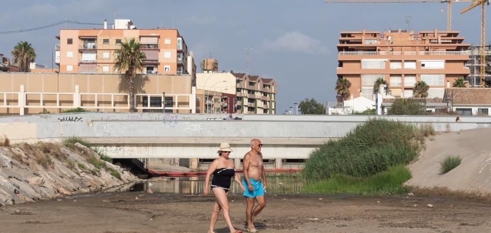 El emisario de Vera sufre una rotura anterior al cierre de las playas por los vertidos fecales