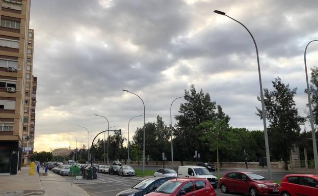 Cambio radical del tiempo en Valencia: La ola de calor da paso a una bajada de temperaturas y chubascos con tormenta en el norte de la Comunitat