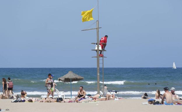 Estado de las playas en Valencia este miércoles 14 de agosto: seis banderas amarillas