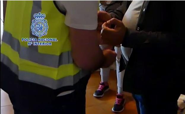 Detenido un matrimonio por prostituir a una joven en Benigànim