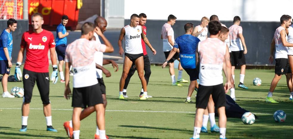 Rodrigo entrena y podría jugar contra la Real Sociedad