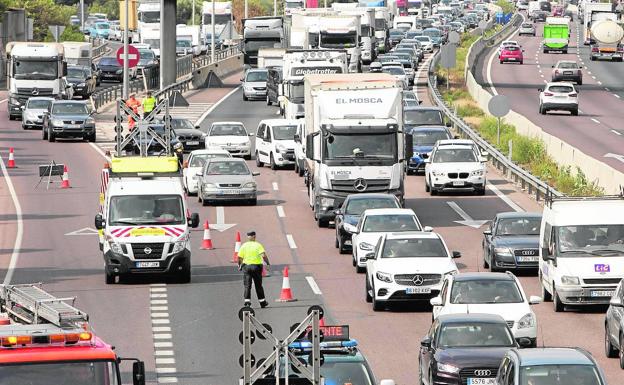 Otro accidente colapsa de nuevo el by-pass durante cuatro horas y media