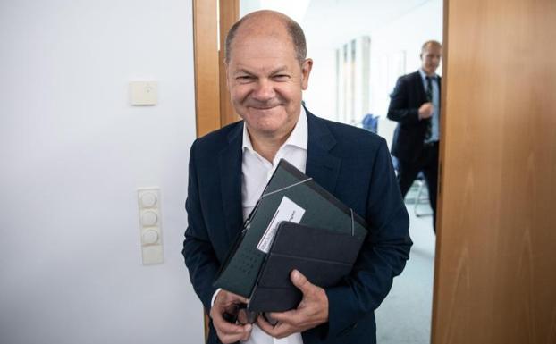 Scholz ya tiene pareja para optar al liderazgo del SPD alemán