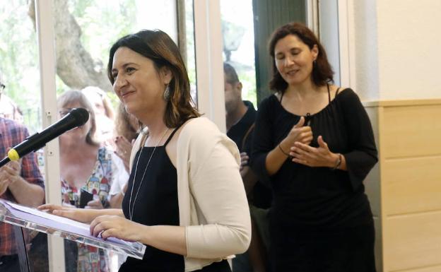 La consellera de Transparencia abandona in extremis las comisiones de Les Corts