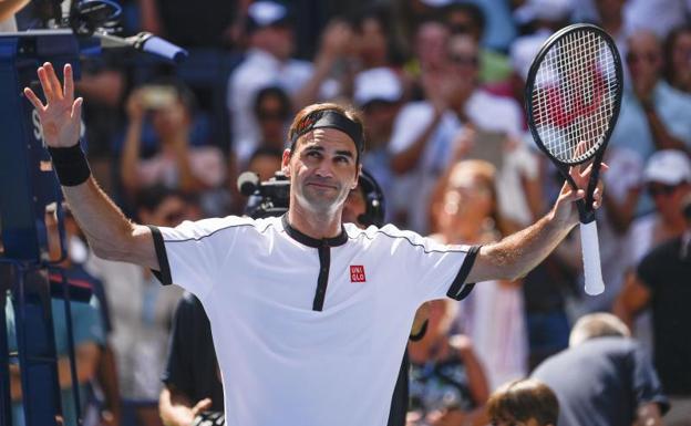 Federer se mete en octavos sin sudar