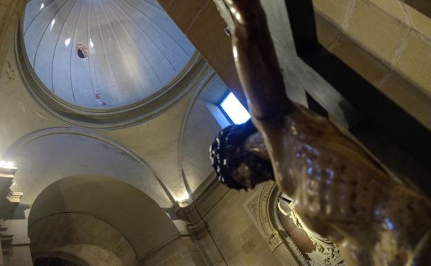 Una niña valenciana de ocho años, herida por desprendimientos de cascotes mientras visitaba la Concatedral de La Redonda de Logroño