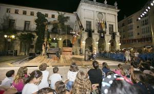 Gandia estrena la Fira con un espectáculo de circo y fuegos artificiales con Ricardo Caballer
