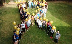 Un lazo dorado por los niños con cáncer