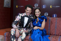 Las estrellas de la tele pisan la alfombra naranja