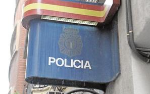 Clava unas tijeras al vecino que subió a avisarle de una gotera en Paterna