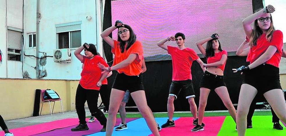 K-Pop, fotografía y escritura creativa en el nuevo curso de Gent Jove de Aldaia