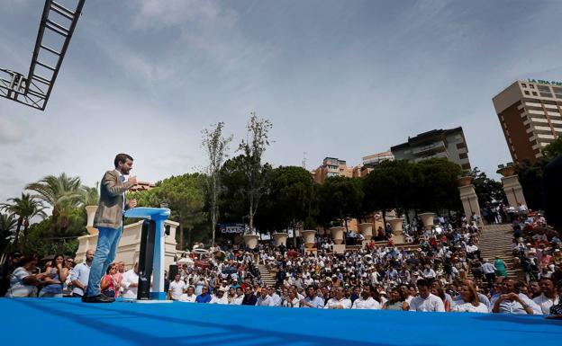 Casado vuelve a la carga con la «casa común» del centroderecha que Ciudadanos y Vox rechazan