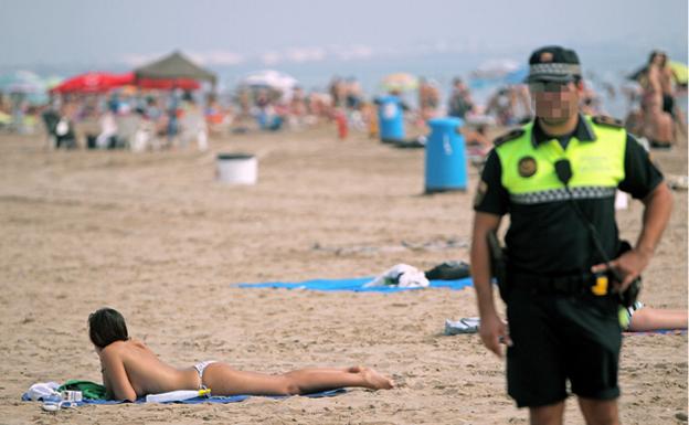 La Policía Local bate récords de incautaciones de droga en las playas