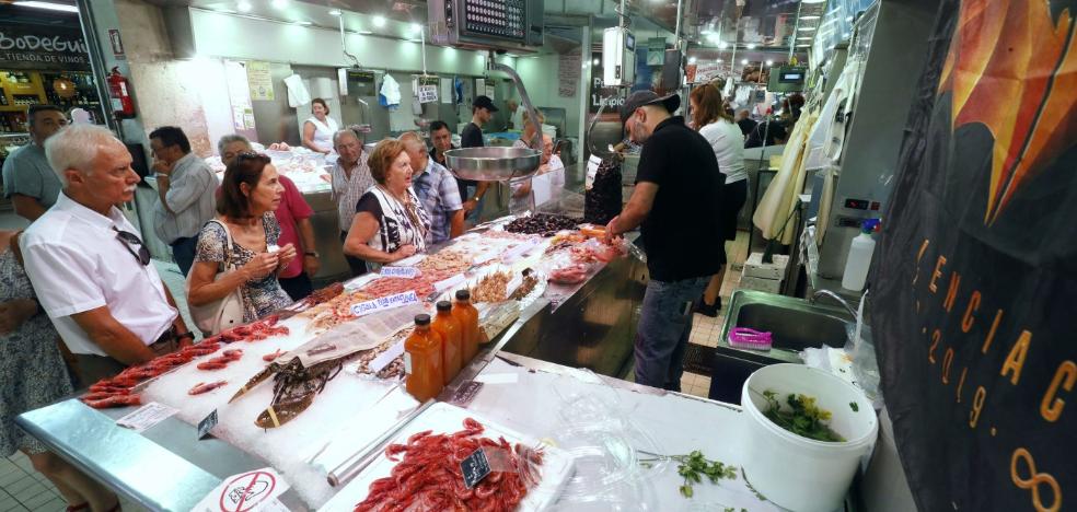 La gestión del Mercado Central enfrenta a los vendedores con el Ayuntamiento
