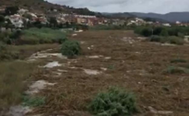 Manuel vive con angustia la crecida del río