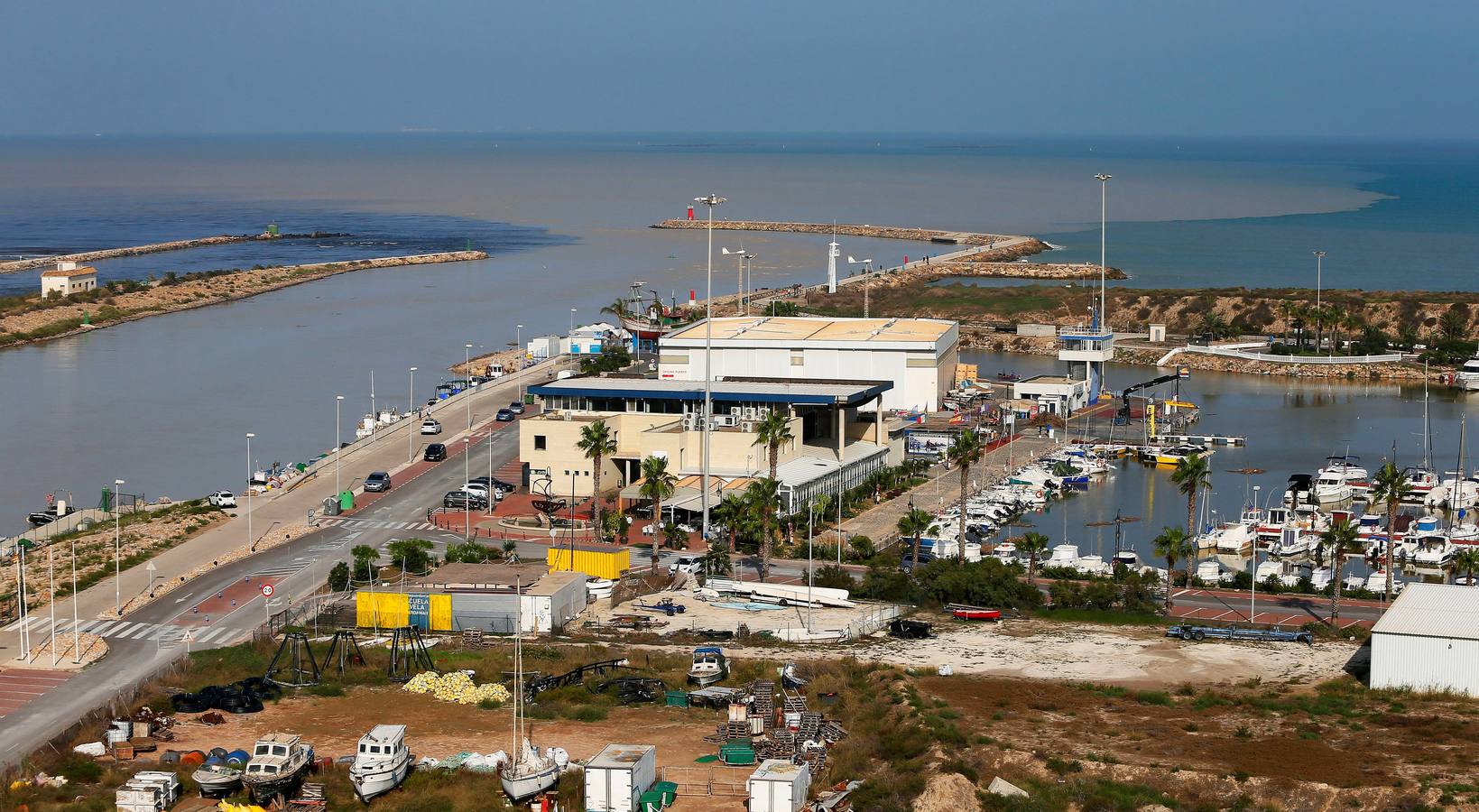 Las imágenes más impactantes de la gota fría en la Comunitat Valenciana y Murcia