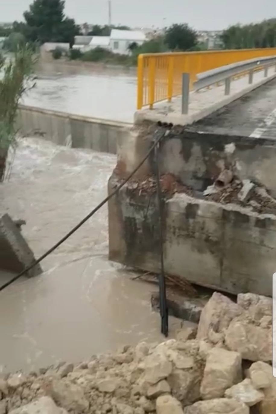 El río Segura sigue desbocado