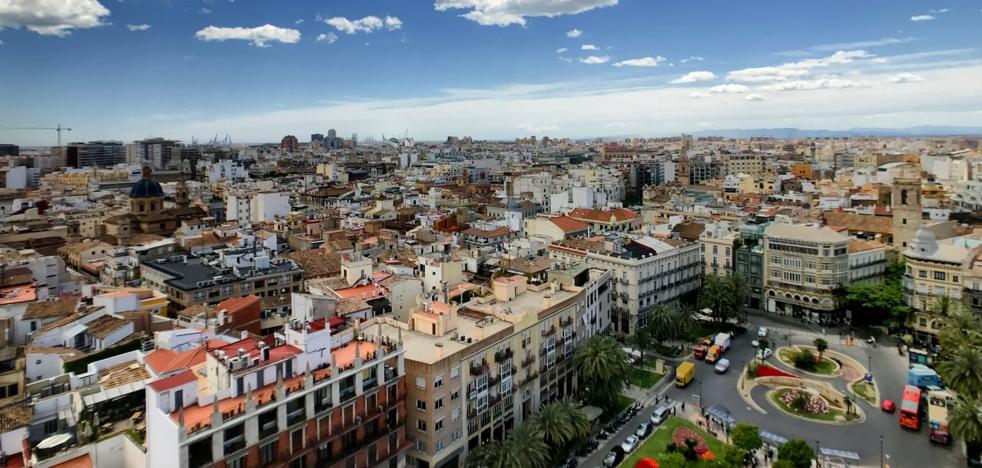 La subida del IBI afecta a 400.000 pisos en Valencia con una media de diez euros por recibo