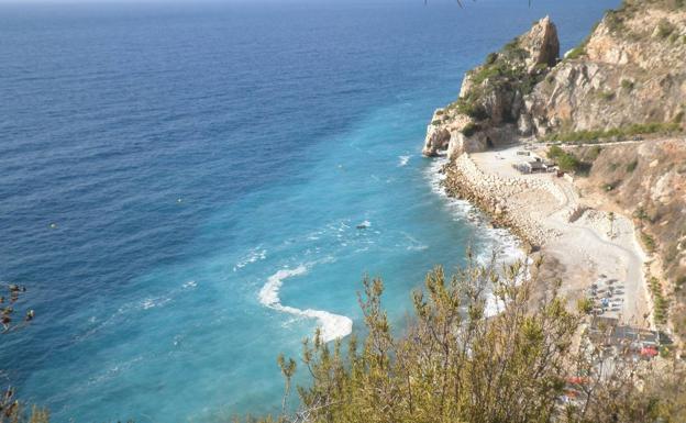 Dos pateras con 23 inmigrantes llegan a la costa de Benitatxell y l'Alfàs del Pi