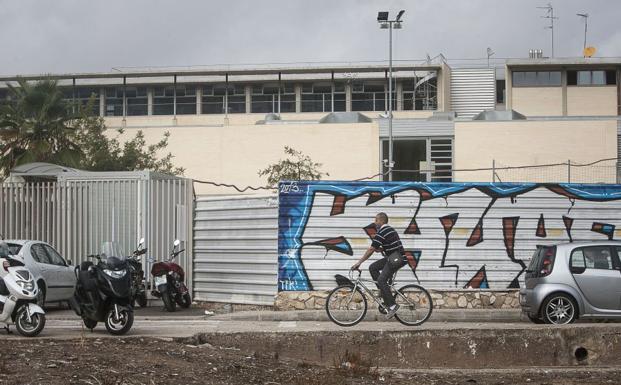 Los arquitectos del Cabanyal tratan de justificar ante el juez el sobrecoste de 1,7 millones en el instituto