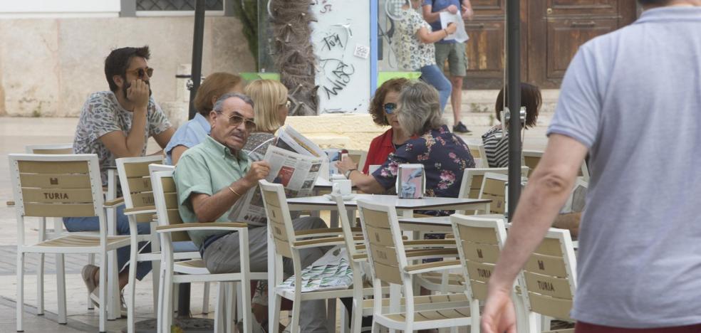 El Consistorio mantendrá el 'tasazo' a las terrazas pese al aviso de cierre de bares