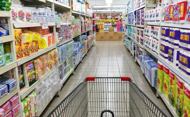 Cómo ha elegido la OCU los supermercados más baratos de España