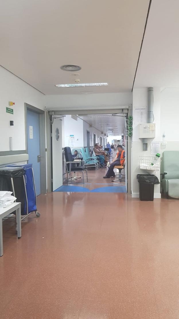 El Cierre De Una Planta Atasca Las Urgencias Del Hospital De Manises Las Provincias