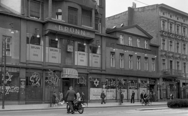 Julia Boyd recorre la Alemania nazi de la mano de sus turistas