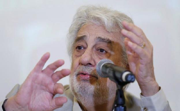 Plácido Domingo deja la dirección de la Ópera de Los Ángeles por las acusaciones
