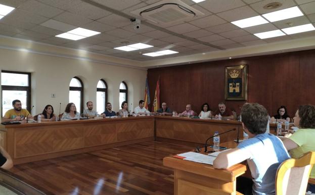 La bajada del tipo impositivo del IBI distancia, una vez más, al PSPV y a Compromís en Pego