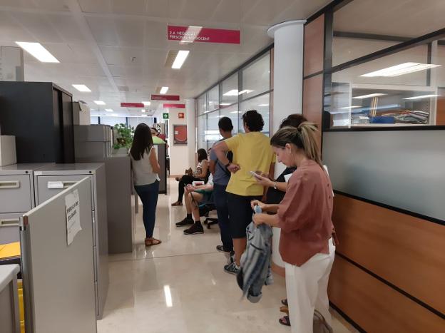 Medio millar de docentes aún no han cobrado la nómina de septiembre