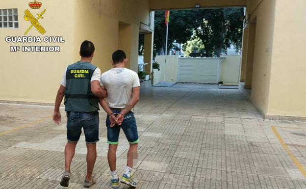 Detenido por cuatro atracos a punta de navaja a mujer en la Marina Alta