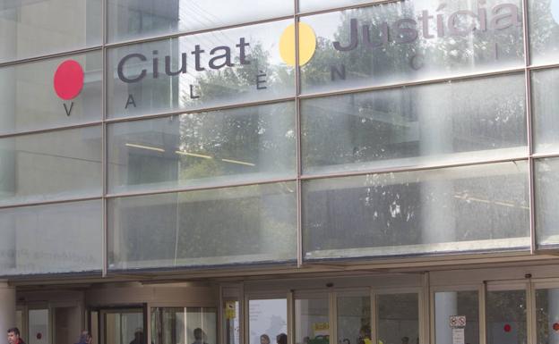 Sin rastro del preso que se escapó de la celda de la Ciudad de la Justicia utilizando un cordón