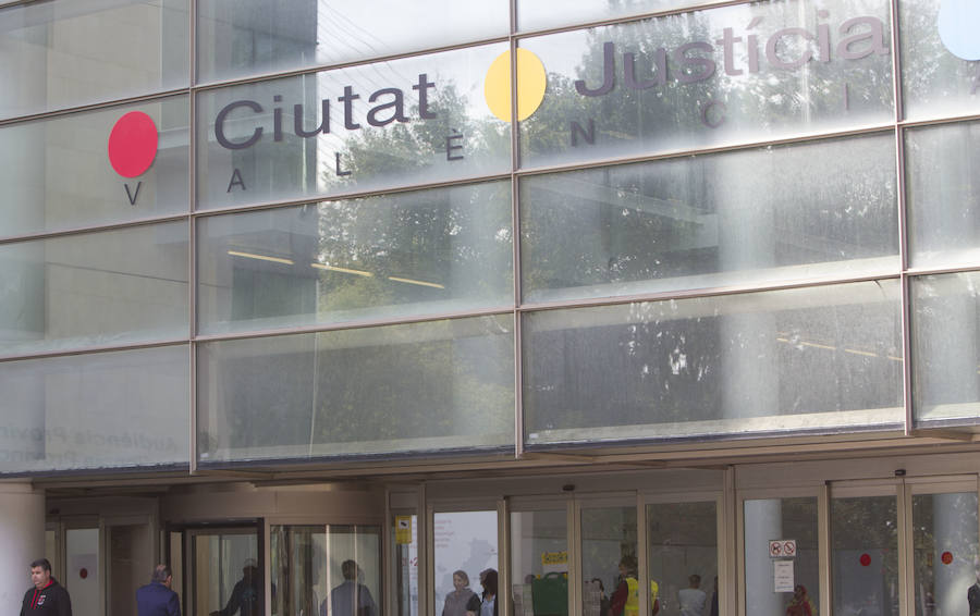 Sin rastro del preso que se escapó de la celda de la Ciudad de la Justicia utilizando un cordón