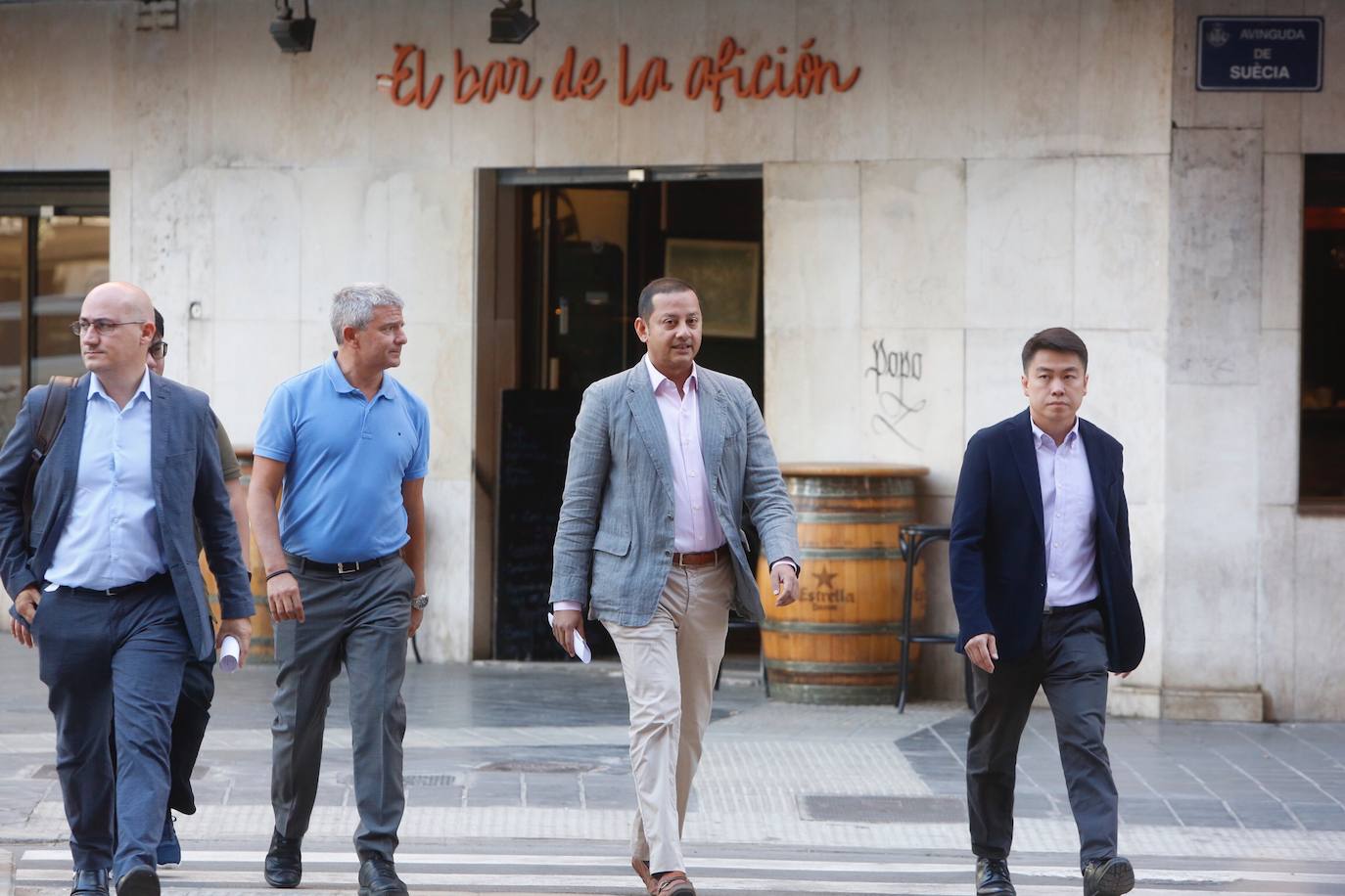 Reunión de Anil Murthy con los empleados del Valencia