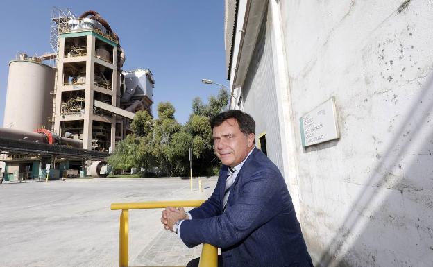 LafargeHolcim paraliza una inversión de ocho millones en Sagunto hasta aclarar su futuro