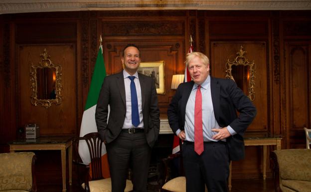 Johnson y Varadkar ven una senda hacia el acuerdo del 'brexit'