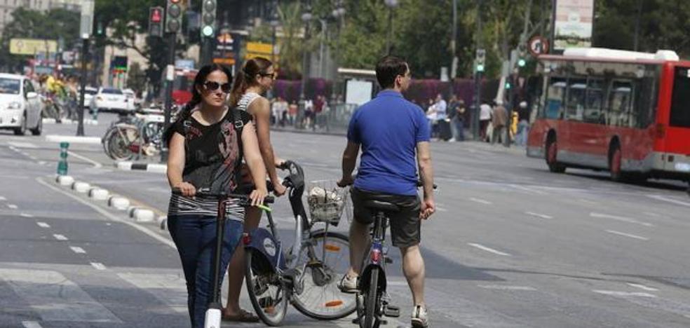 Tráfico reduce la velocidad máxima permitida a los patinetes en las ciudades