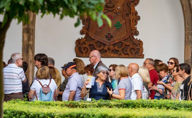 La fiesta nacional llena Capitanía