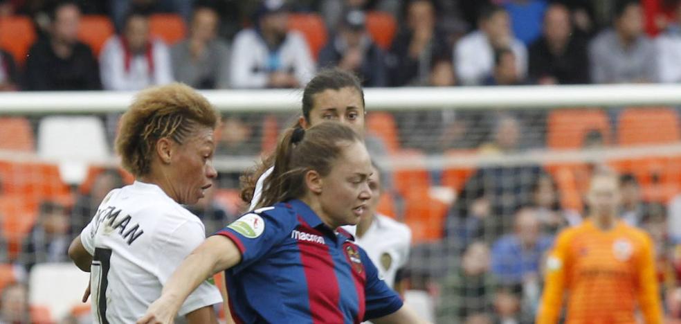 Nada frena al fútbol femenino