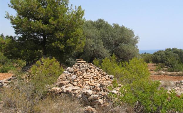 Dos agentes fuera de servicio rescatan a una pareja turistas perdida en la Sierra de Irta