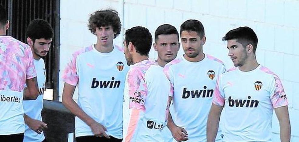 Con Soler para el Wanda pero sin Rodrigo, Guedes ni Gayà