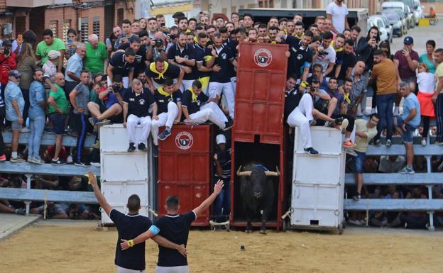 Museros encuentra aseguradora y celebra los bous al carrer este fin de semana