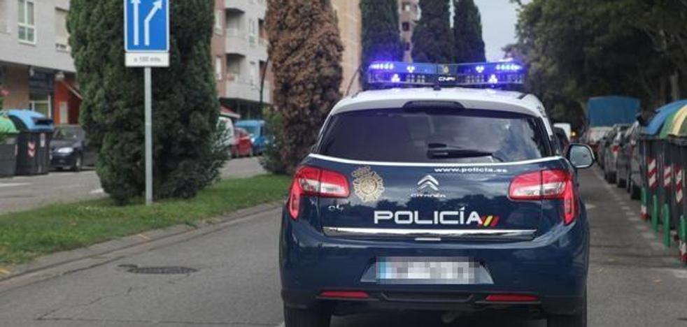 Dos hombres violan a una joven en Valencia y luego le roban